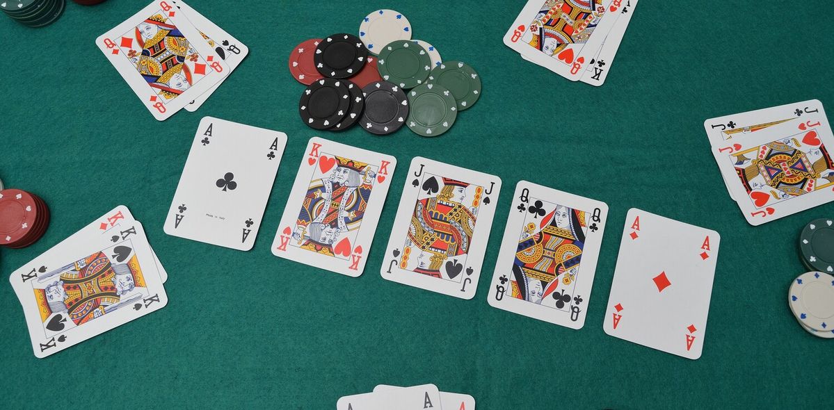 SUPER MEGA WIN کیسینو میں پوکر گیمز